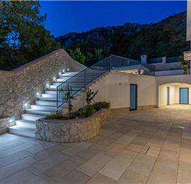 5 bedroom villa with pool near Crikvenica, sleeps 10